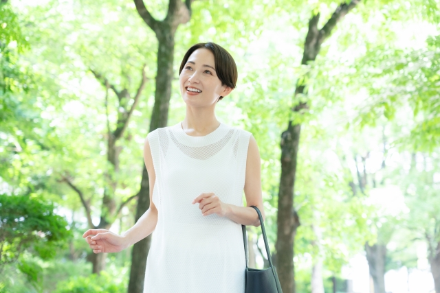 旅行やお出かけ前、ヘナで白髪染めをするならいつがおすすめ?