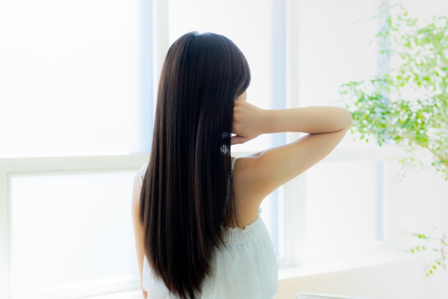 ヘナで白髪染めをした翌日に色が深くなった？ヘナの特徴について